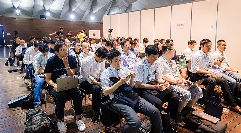 イベント会社のニューズベース｜各スピーカーのポジショントークなしの白熱した議論や最新の技術や知見を学ぶことができます。